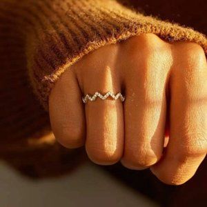 Ecg wave V ring simple fashion ring
